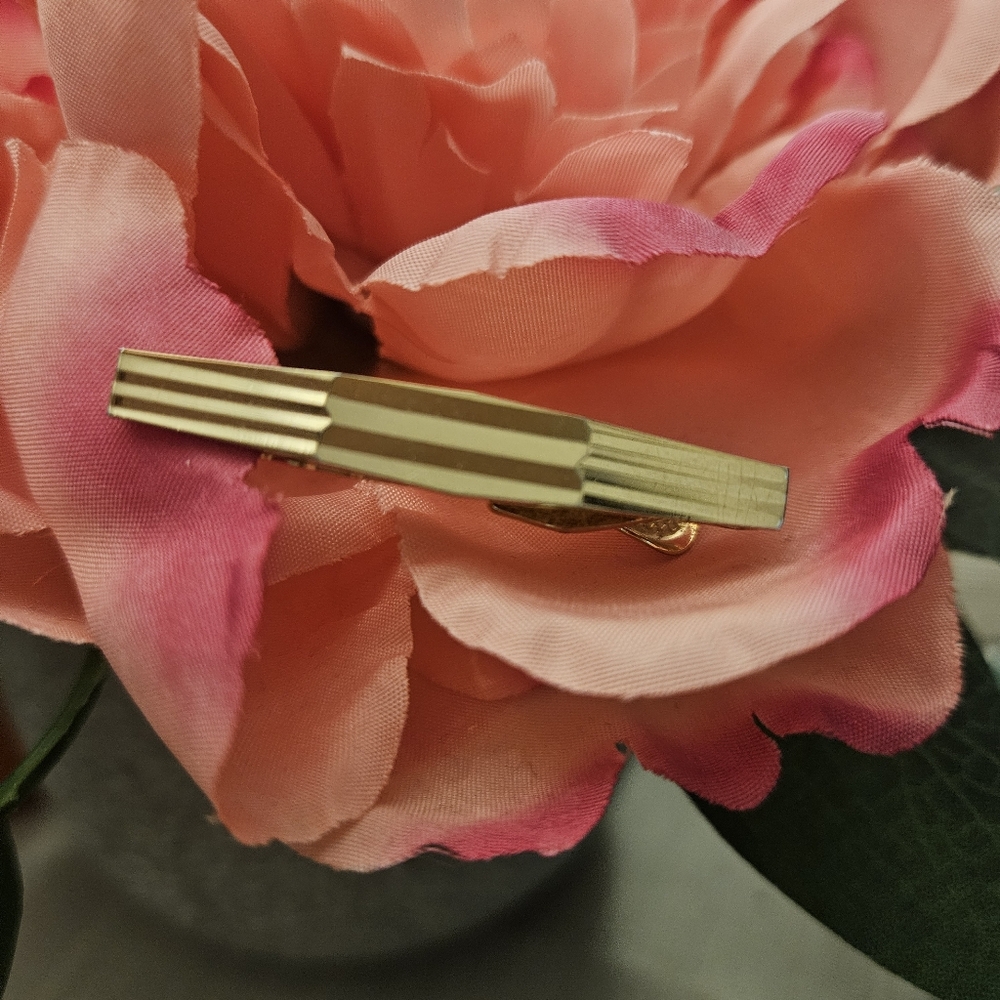 Vintage Nippy Clip goldtone tie bar clip